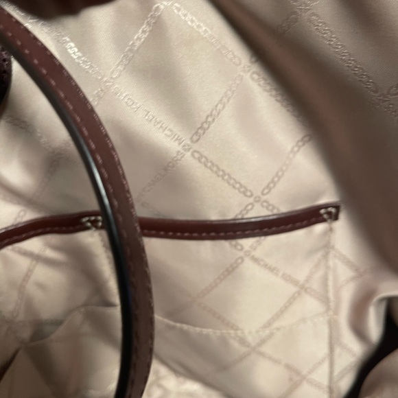 Womens Michael Kors hand bag - Picture 3 of 8